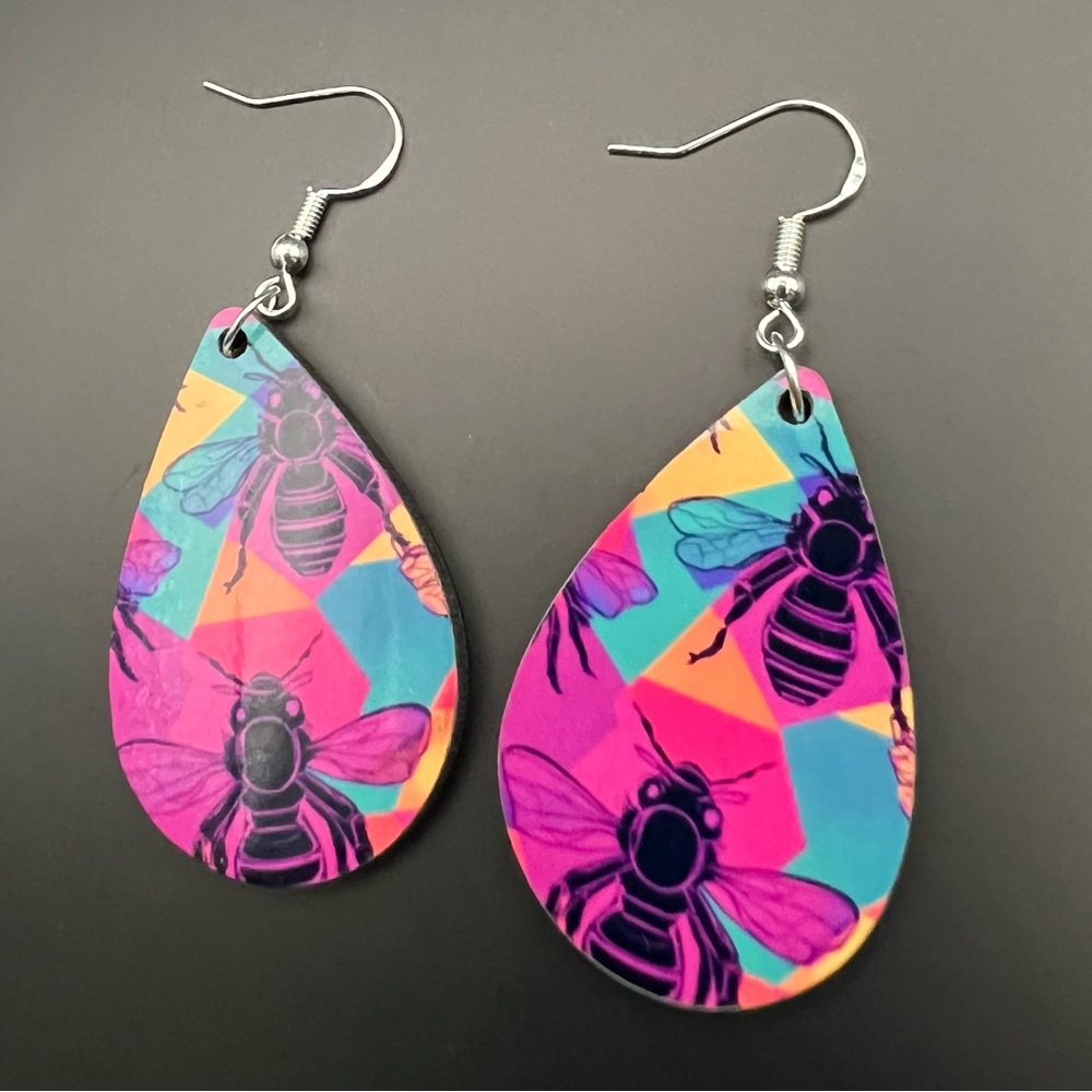 Bee Patterned Teardrop Shaped Earrings - Picture 2 of 2